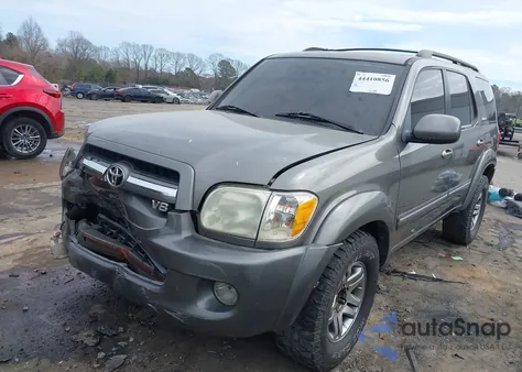 2005 Toyota Sequoia Limited V8 z USA, uszkodzony, nr VIN 5TDZT38A85S252600